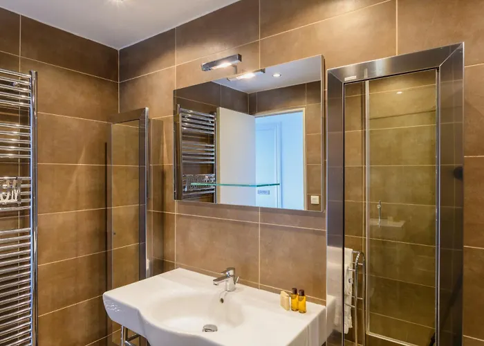 Apartment Center Emeriau Paris