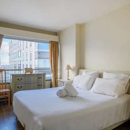 Apartman Center Emeriau *